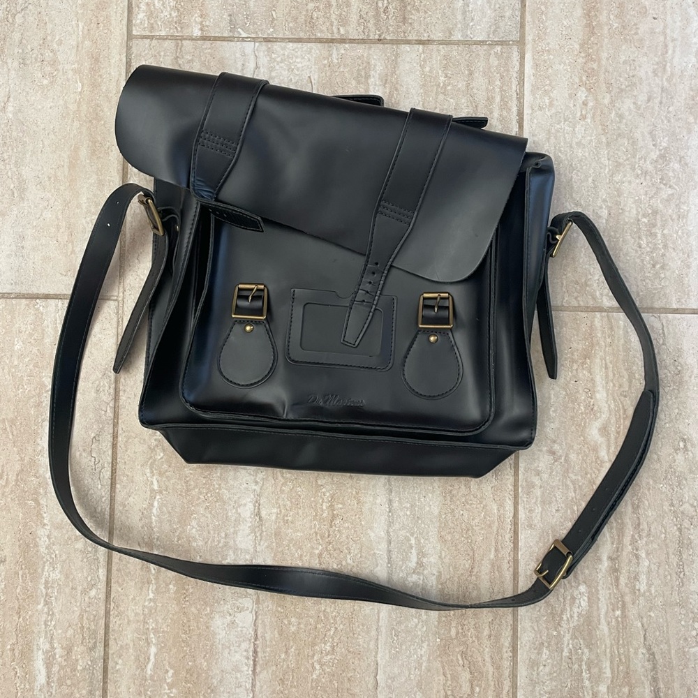 Doc Martens LEATHER BOX CROSSBODY MESSENGER BAG